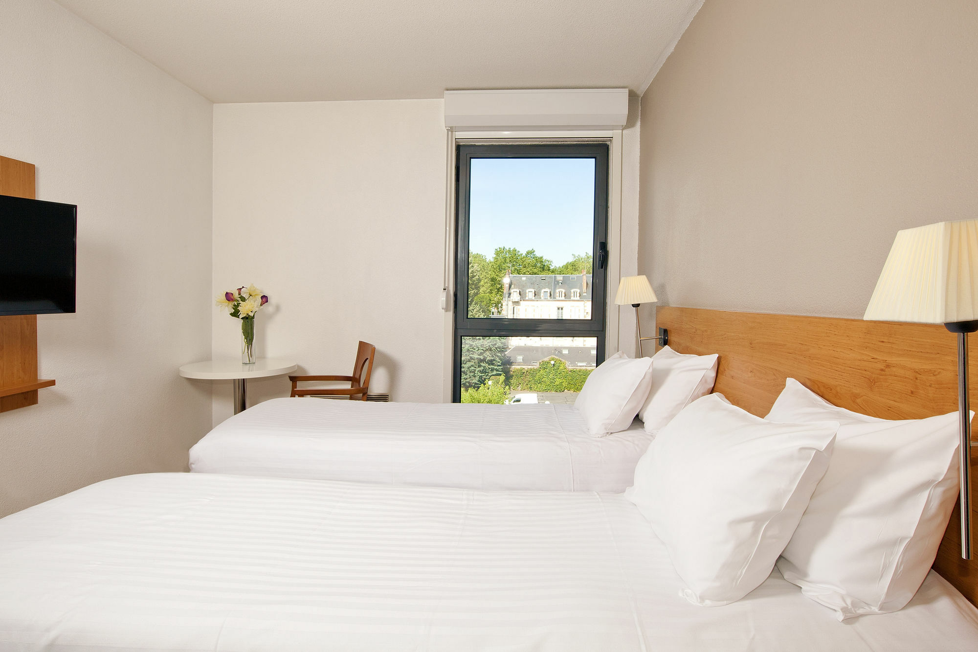 Sejours & Affaires Orleans Jeanne D'Arc Aparthotel Exterior foto